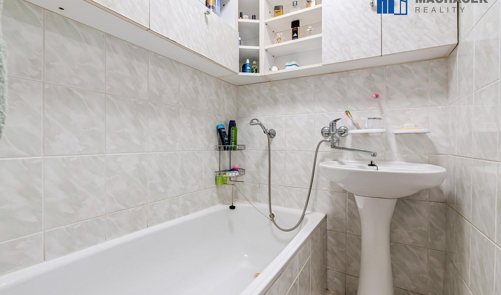 Prodej domu 287 m² s pozemkem 338 m², Duchcov – náhled fotky 29