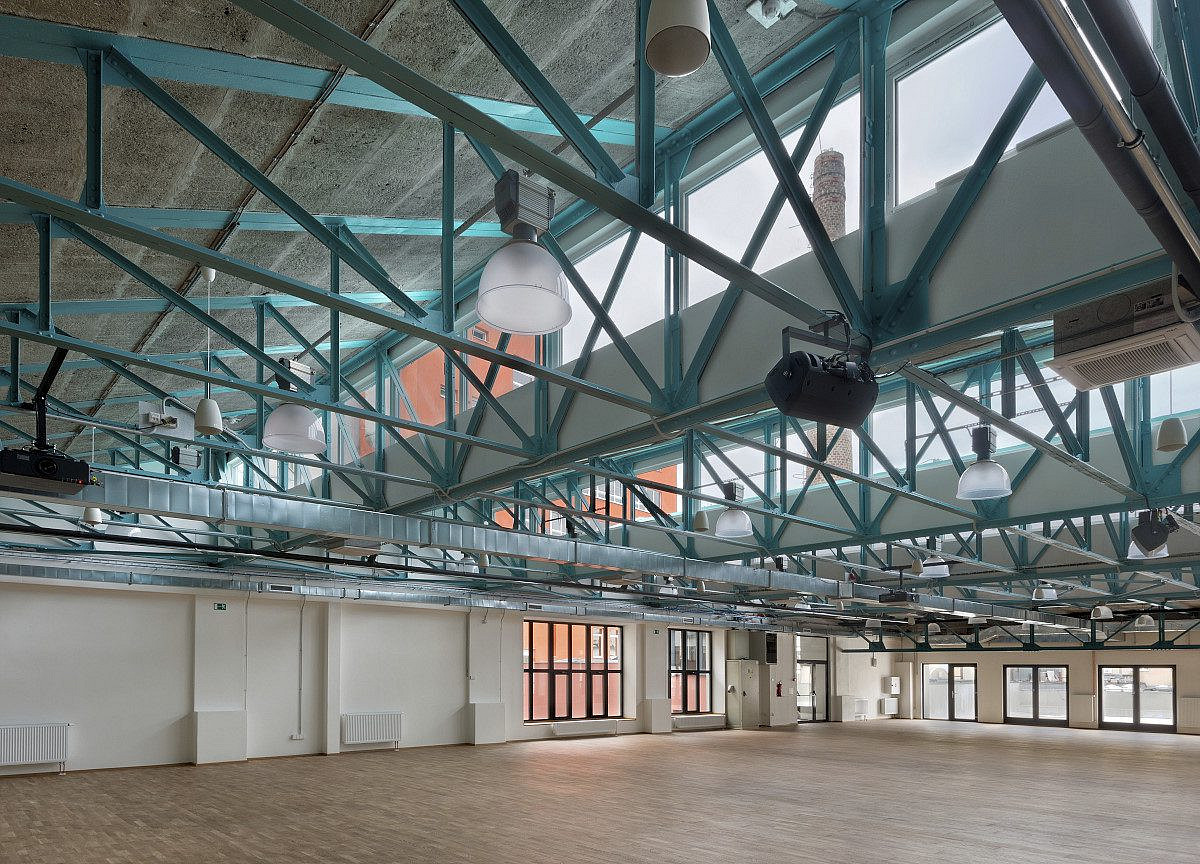 Pronájem kanceláře 706 m² – fotografie 3