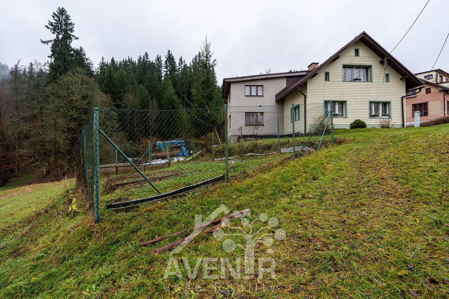 Prodej domu 244 m² s pozemkem 1 336 m² – fotografie 4