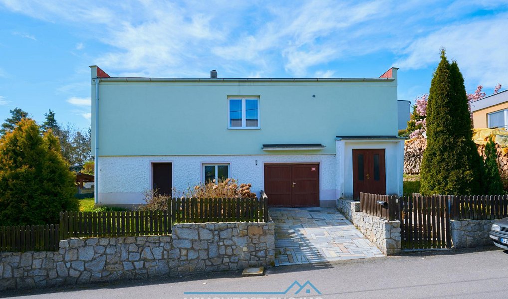 Prodej domu 165 m² s pozemkem 752 m², Štěkeň – náhled fotky 2