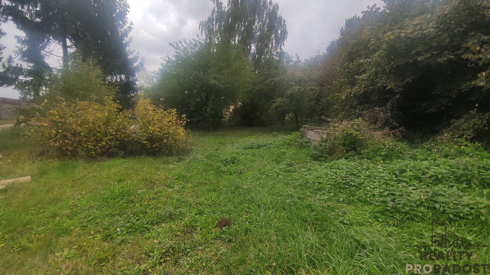 Prodej stavebního pozemku 751 m² – fotografie 4