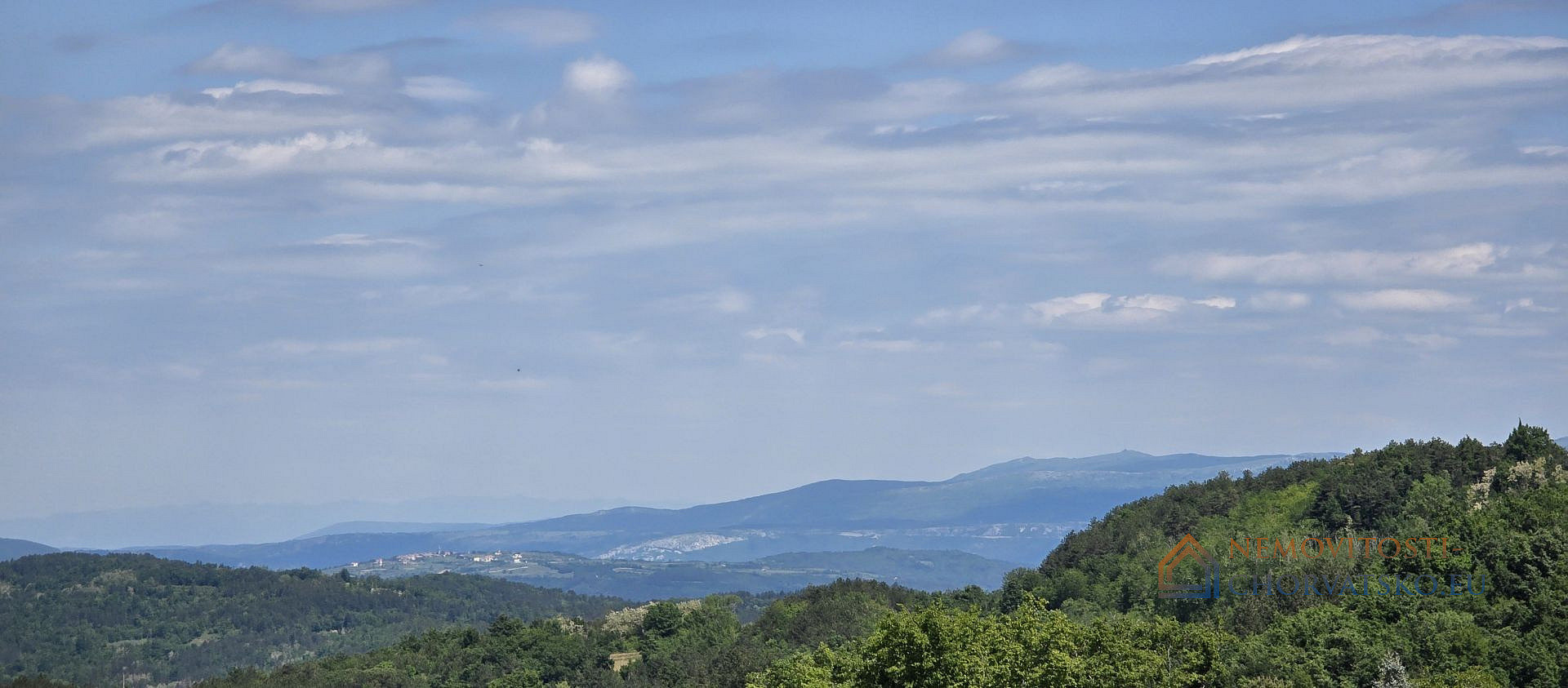 Prodej stavebního pozemku 6 270 m² – pohled 3
