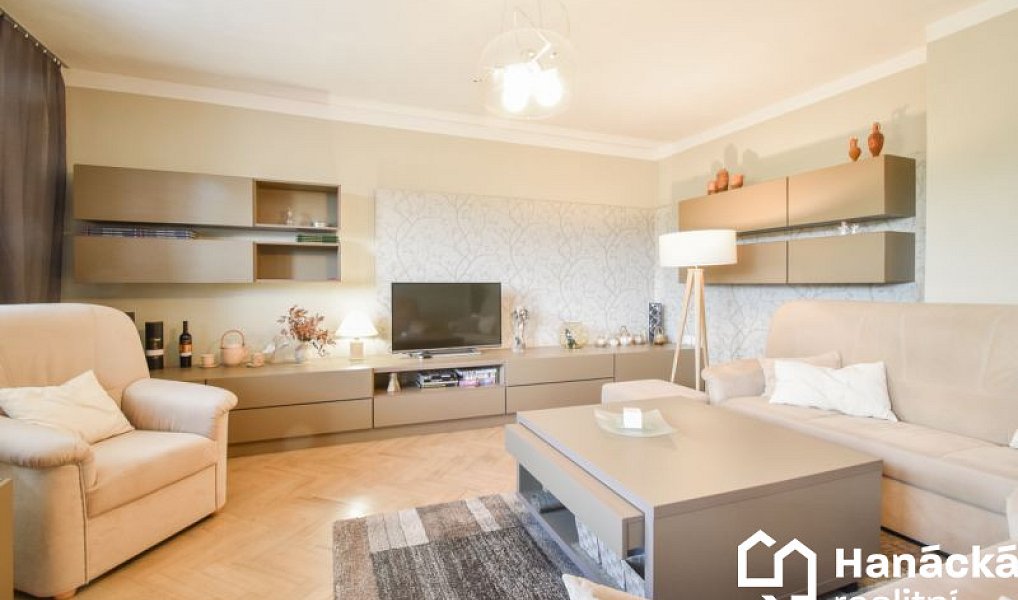 Prodej domu 345 m² s pozemkem 1 131 m², Kladky – náhled fotky 3
