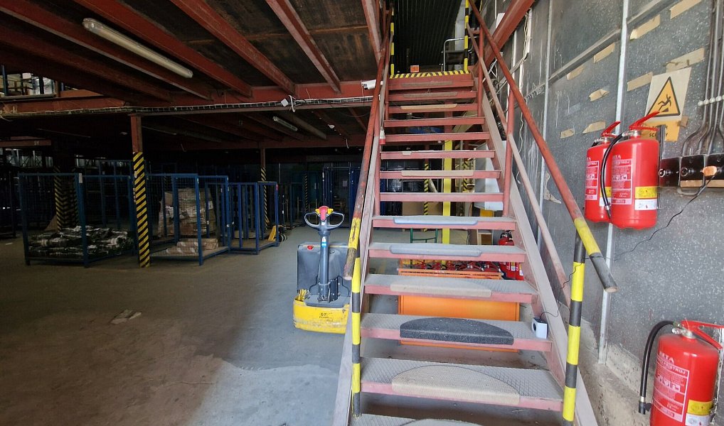 Pronájem skladovacích prostor 1 045 m², Králův Dvůr – náhled fotky 14