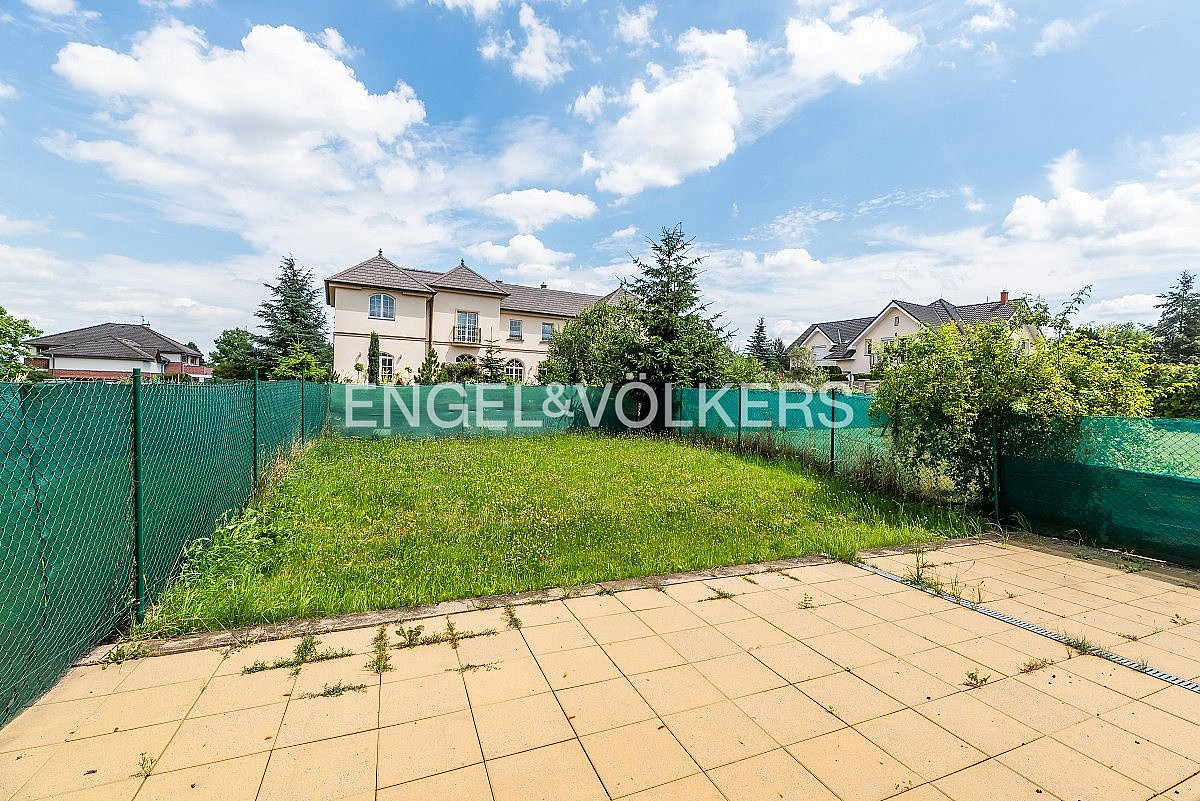 Pronájem domu 185 m² s pozemkem 288 m² — photo 3
