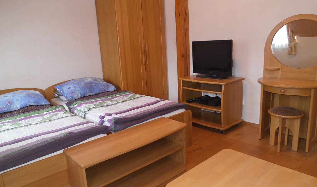 Pronájem bytu 1+kk 23 m², Karlovy Vary – náhled fotky 3