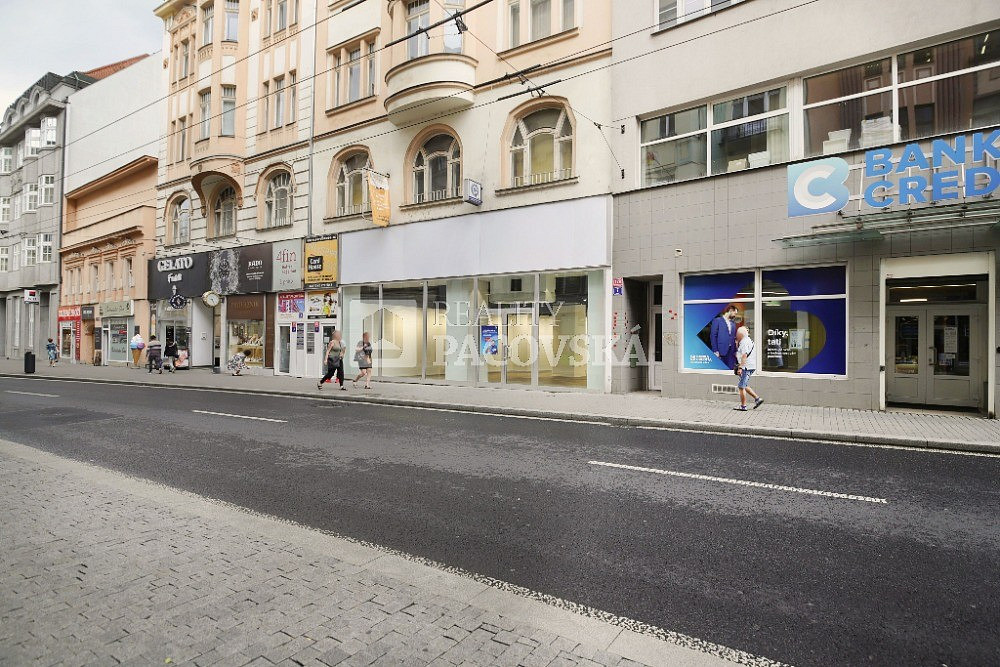 Pronájem obchodních prostor 210 m²