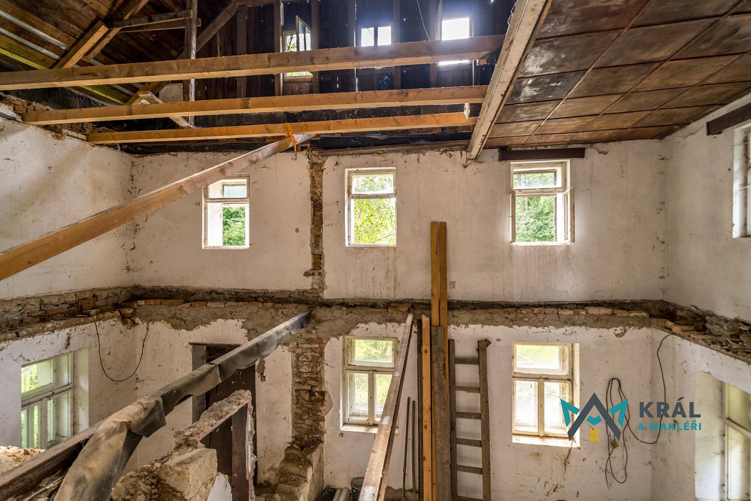 Prodej domu 350 m² s pozemkem 773 m² – fotografie 2