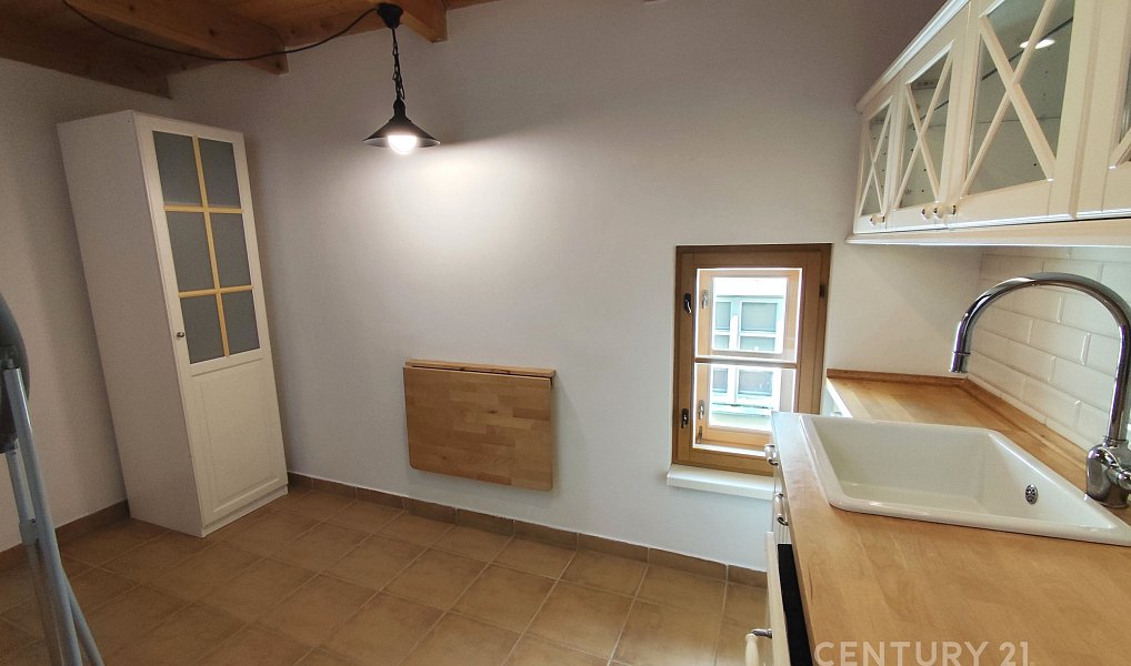 Pronájem bytu 2+1 70 m², Jindřichův Hradec – náhled fotky 2