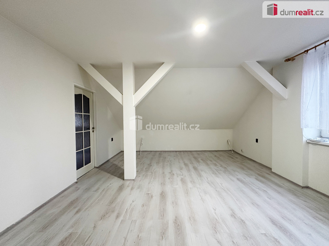 Pronájem bytu 2+1 65 m² – fotografie 4
