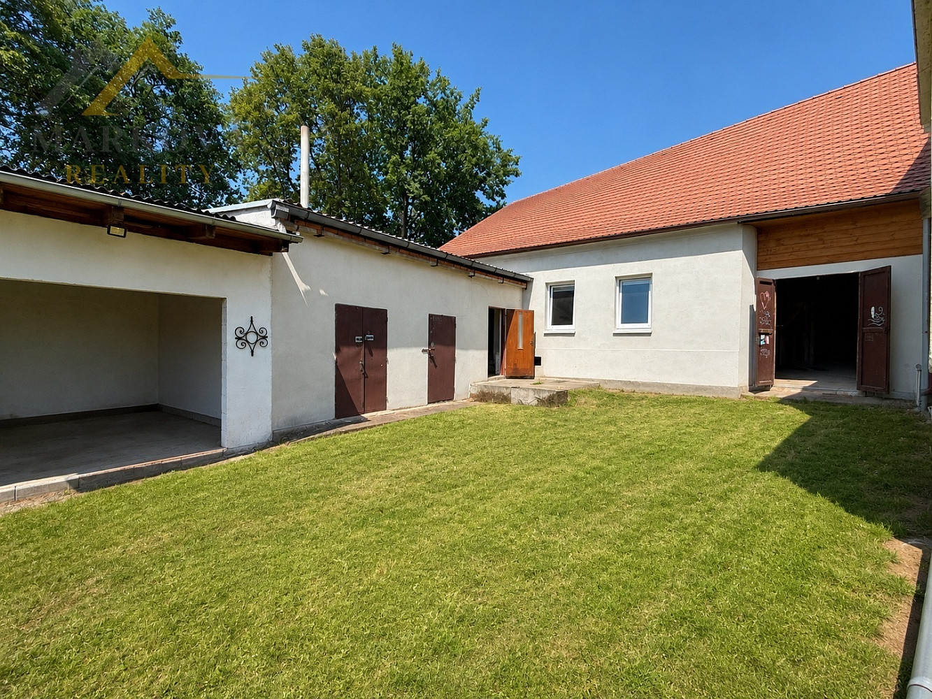 Prodej domu 194 m² s pozemkem 1 162 m² – fotografie 2