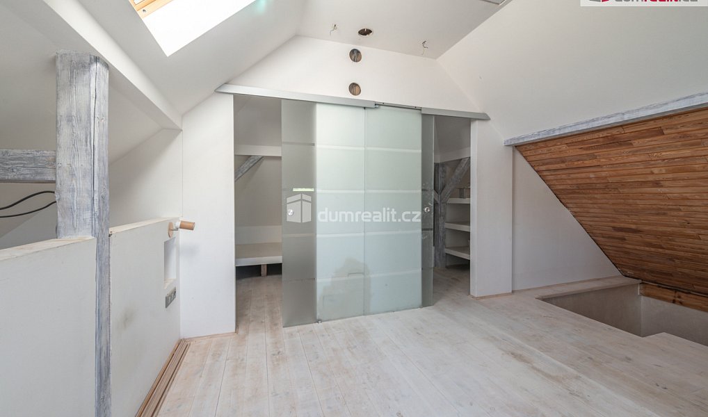 Prodej domu 300 m² s pozemkem 888 m², Sadov – náhled fotky 9