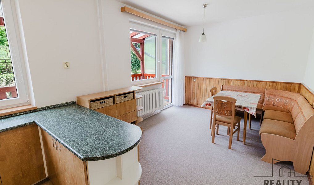 Prodej domu 200 m² s pozemkem 464 m², Ujčov – náhled fotky 16
