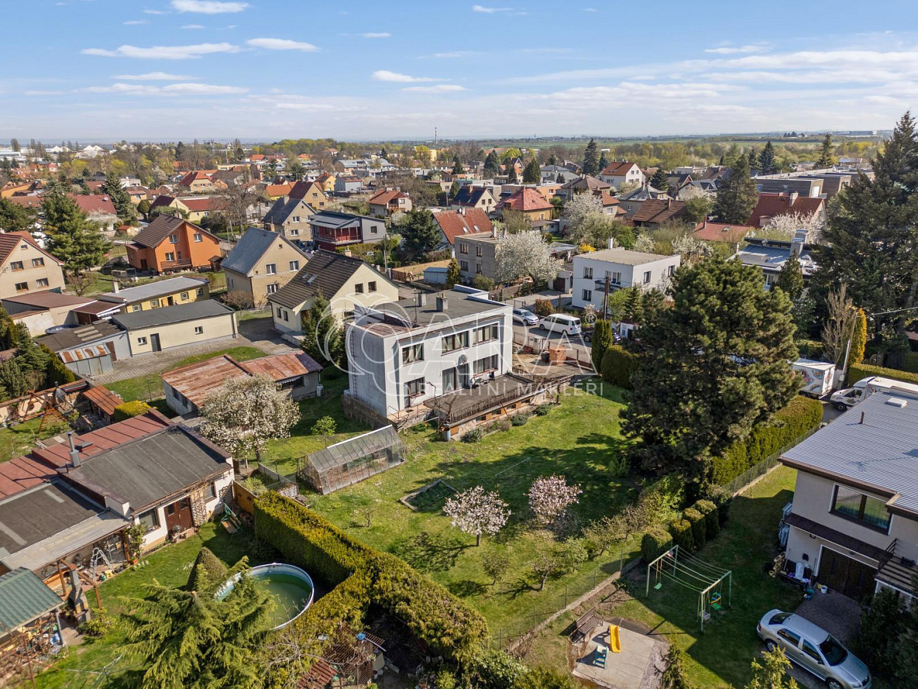 Prodej domu 360 m² s pozemkem 1 412 m²