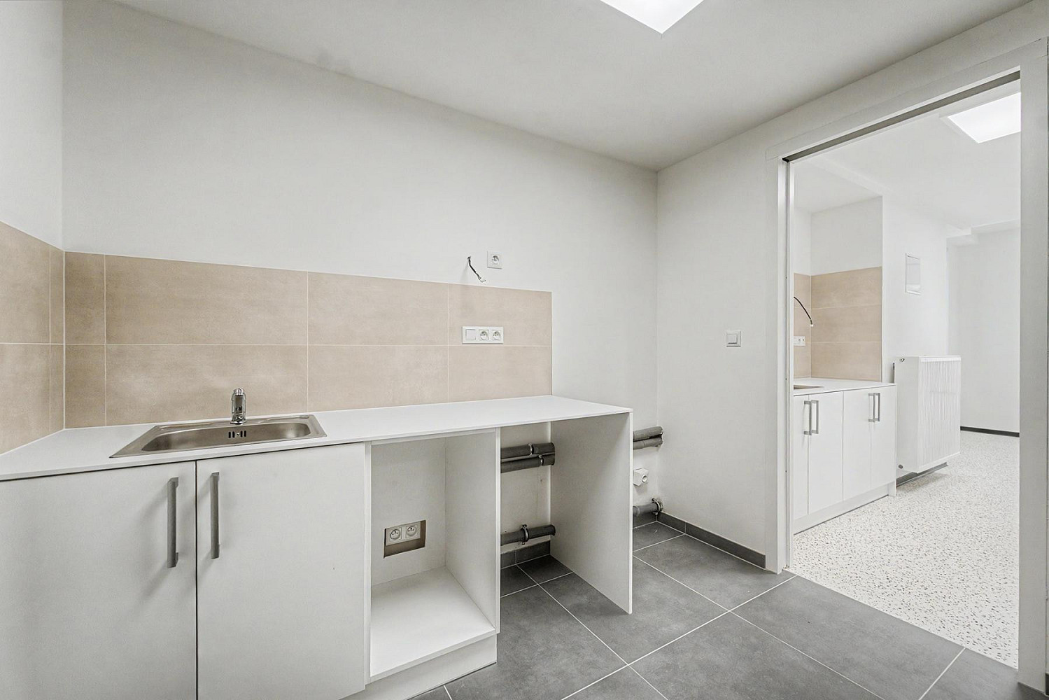 Pronájem komerčního objektu (jiného typu) 82 m² – fotografie 3