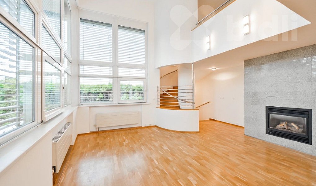 Pronájem domu 379 m² s pozemkem 572 m², Praha – náhled fotky 3