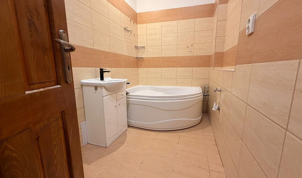 Pronájem bytu 1+kk 30 m², Ústí nad Labem – náhled fotky 2