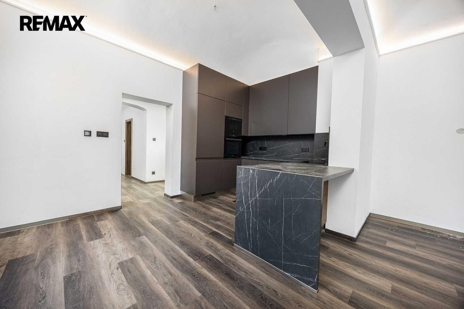 Prodej domu 240 m² s pozemkem 438 m² – fotografie 3