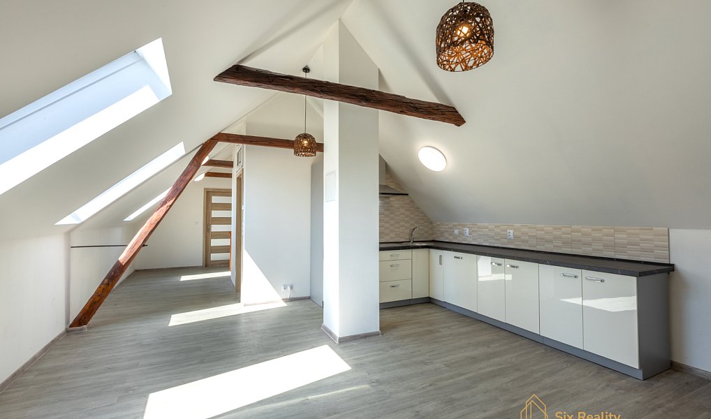 Prodej bytu 3+kk 91 m², Krupá – náhled fotky 8