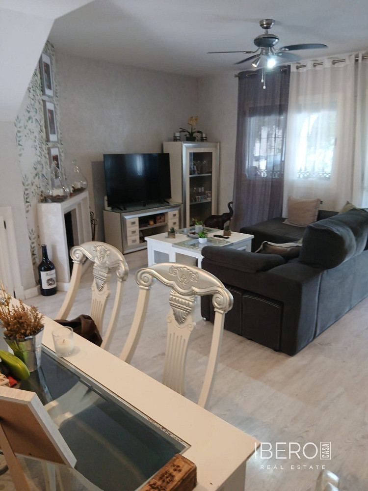 Prodej domu 240 m² s pozemkem 150 m² - Widok 4