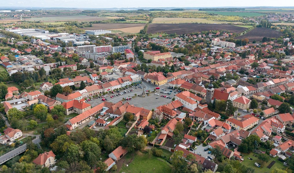 Prodej stavebního pozemku 12 678 m², Velvary – náhled fotky 8