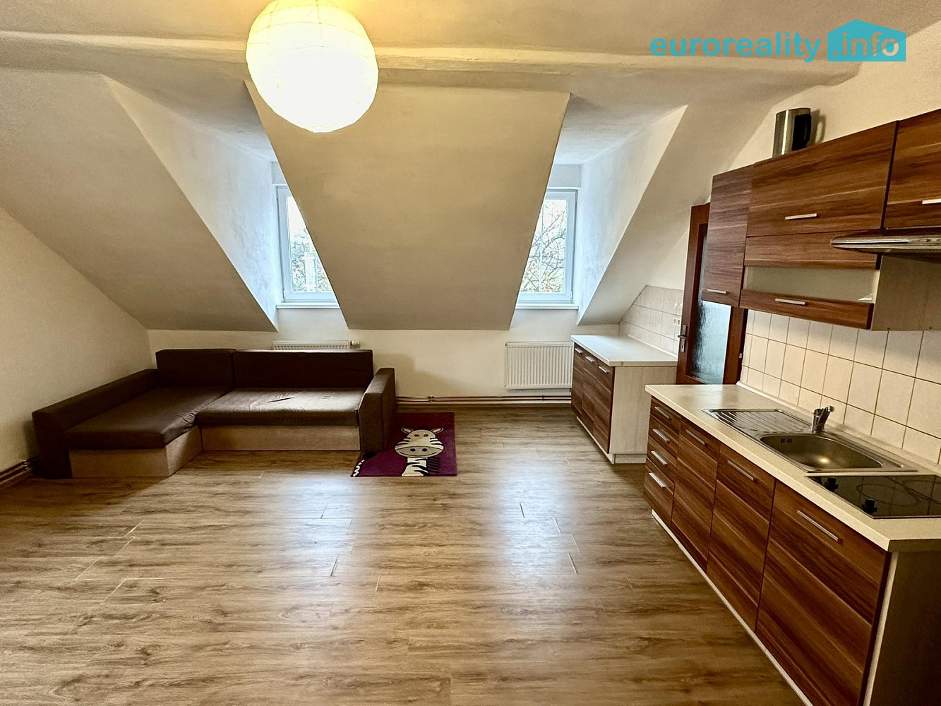 Pronájem bytu 2+kk 57 m² – fotografie 2