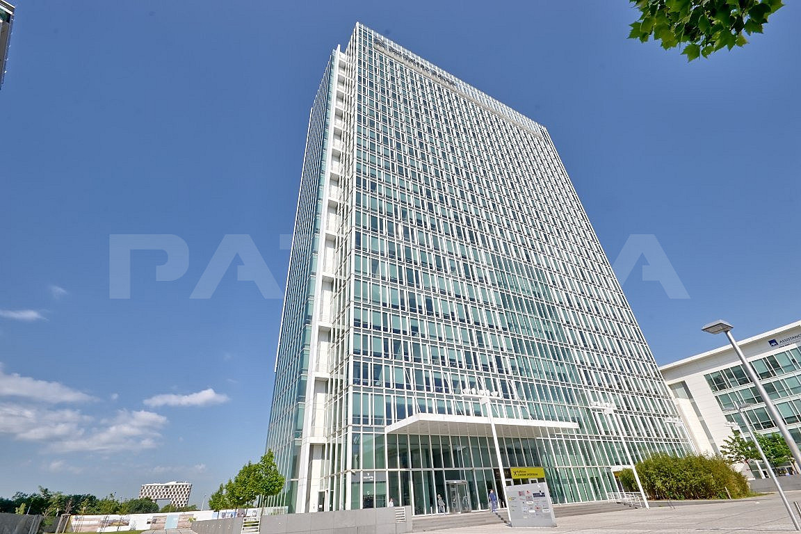 Pronájem kanceláře 372 m²