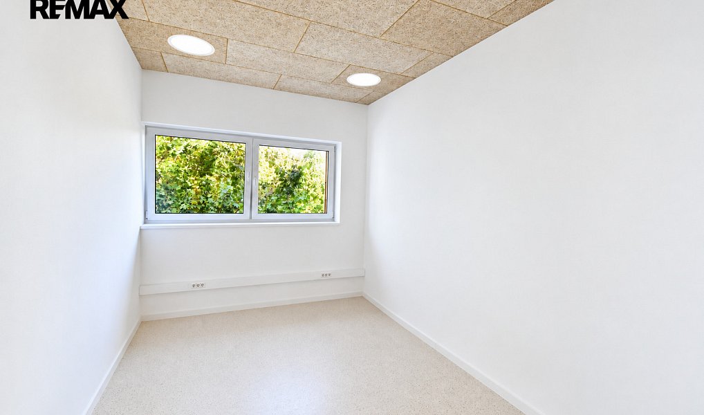 Pronájem kanceláře 110 m², Hradec Králové – náhled fotky 10