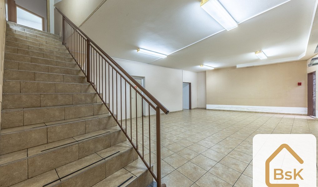 Pronájem obchodních prostor 228 m², Benešov – náhled fotky 13