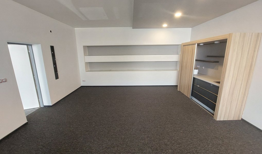 Pronájem obchodních prostor 45 m², Břeclav – náhled fotky 3