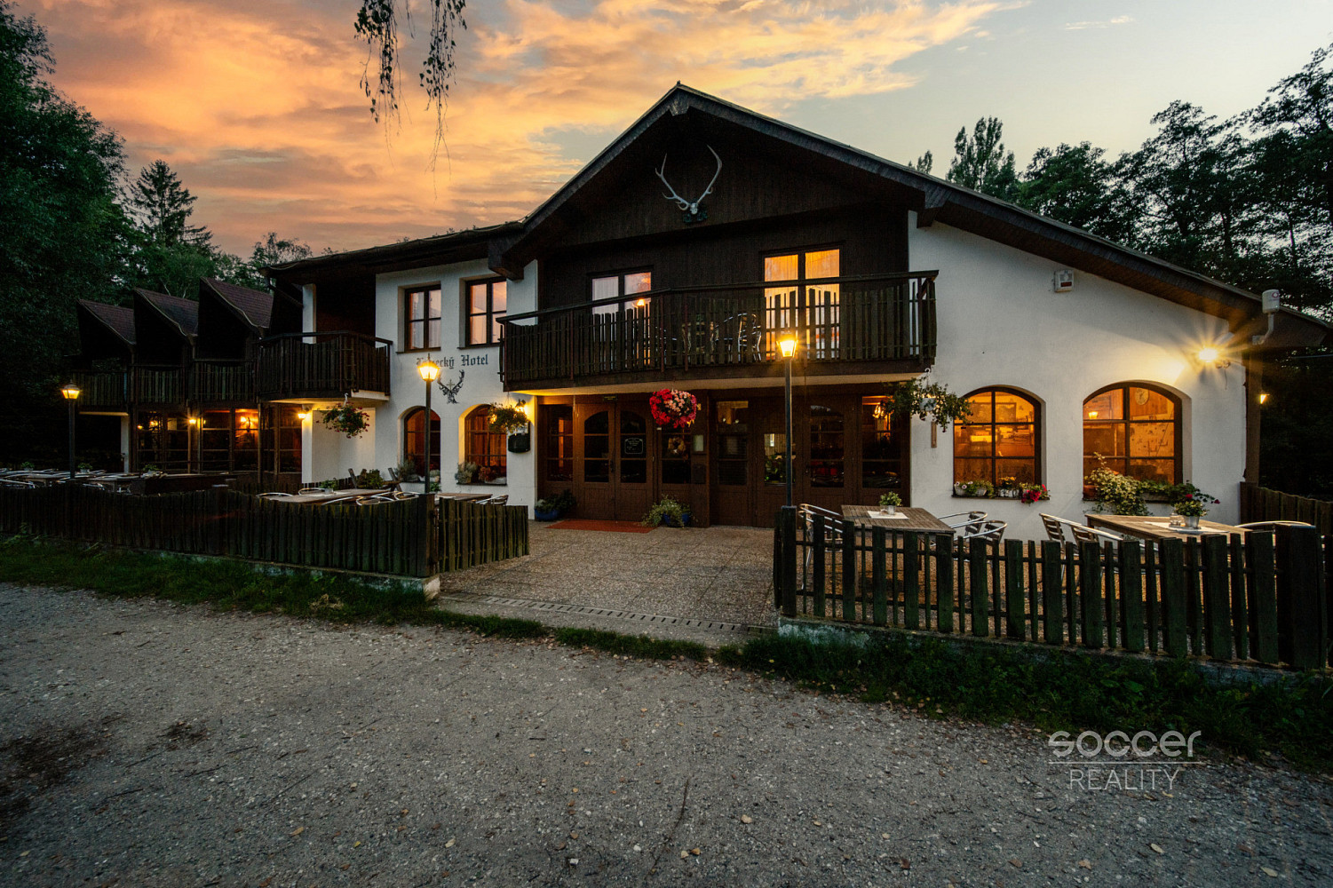 Prodej ubytovacího objektu 1 150 m² – fotografie 2