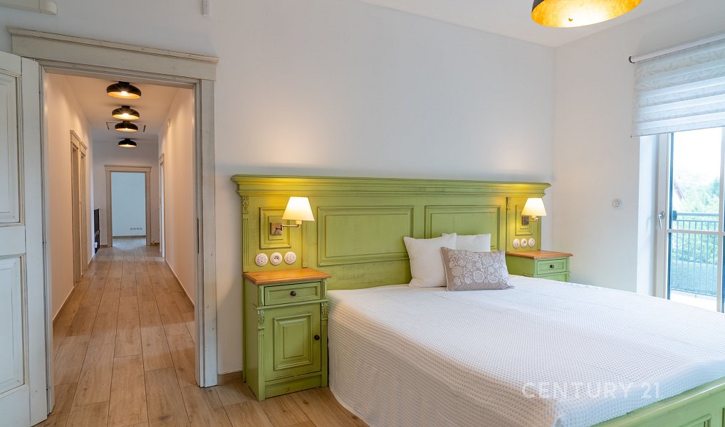 Prodej domu 268 m² s pozemkem 895 m², Únětice – náhled fotky 10