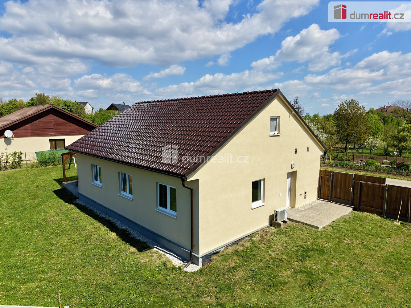 Prodej domu 132 m² s pozemkem 948 m² — photo 2
