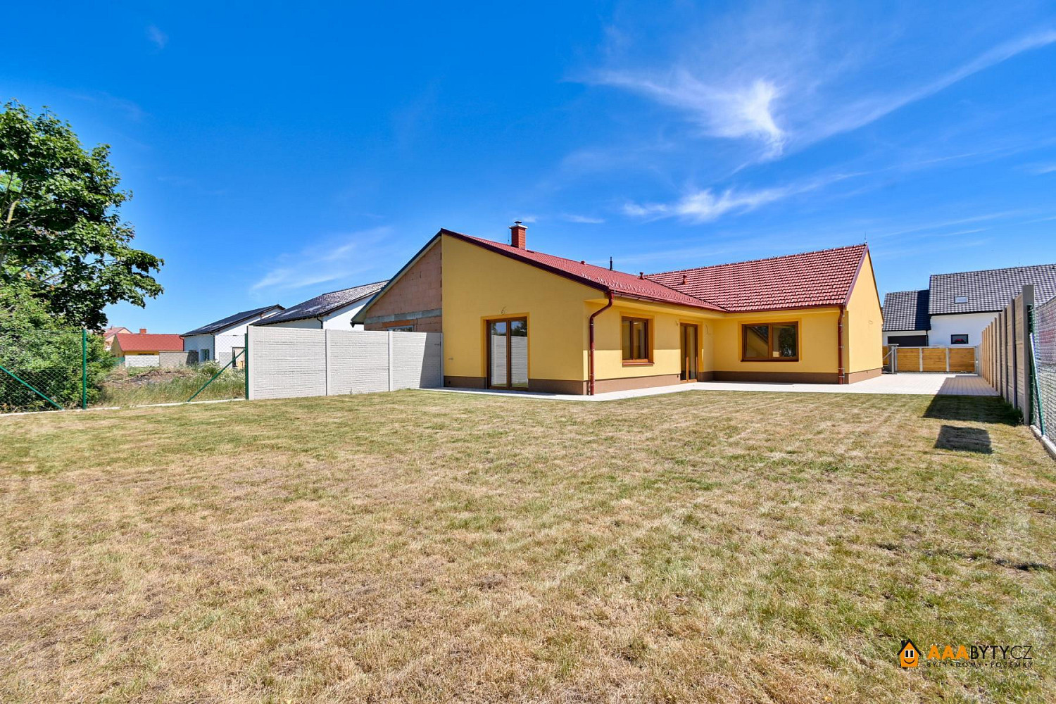 Prodej domu 120 m² s pozemkem 493 m² — photo 2