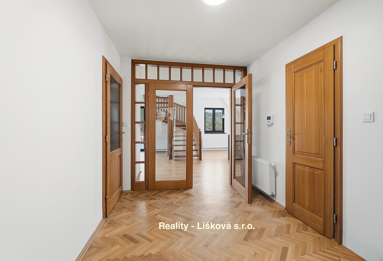 Pronájem bytu 4+kk 151 m² – fotografie 4