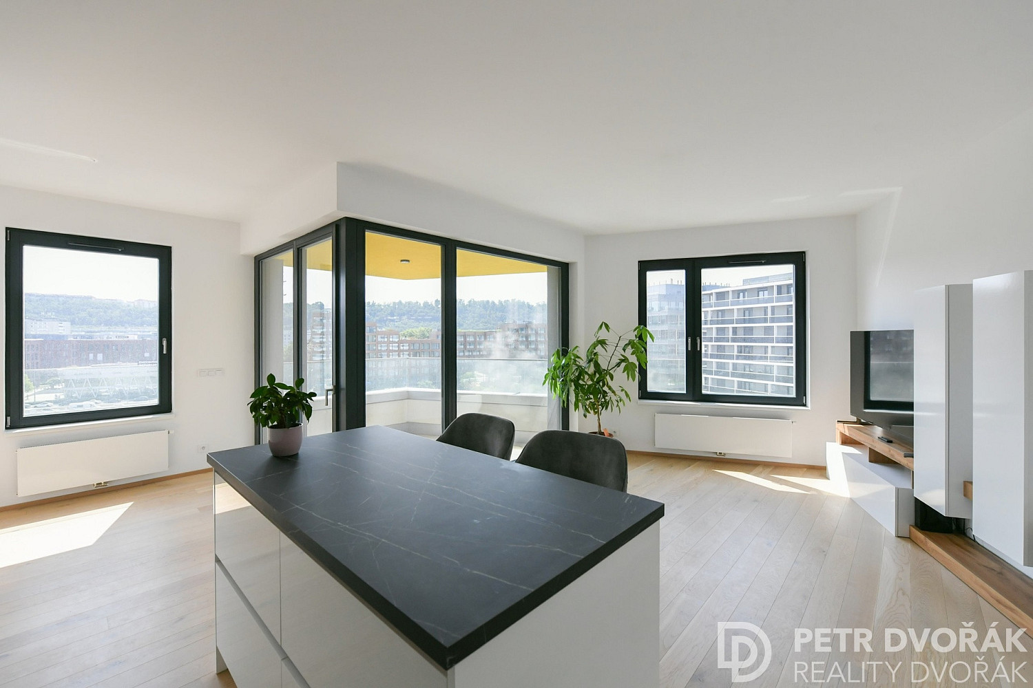 Pronájem bytu 2+kk 58 m² – fotografie 2