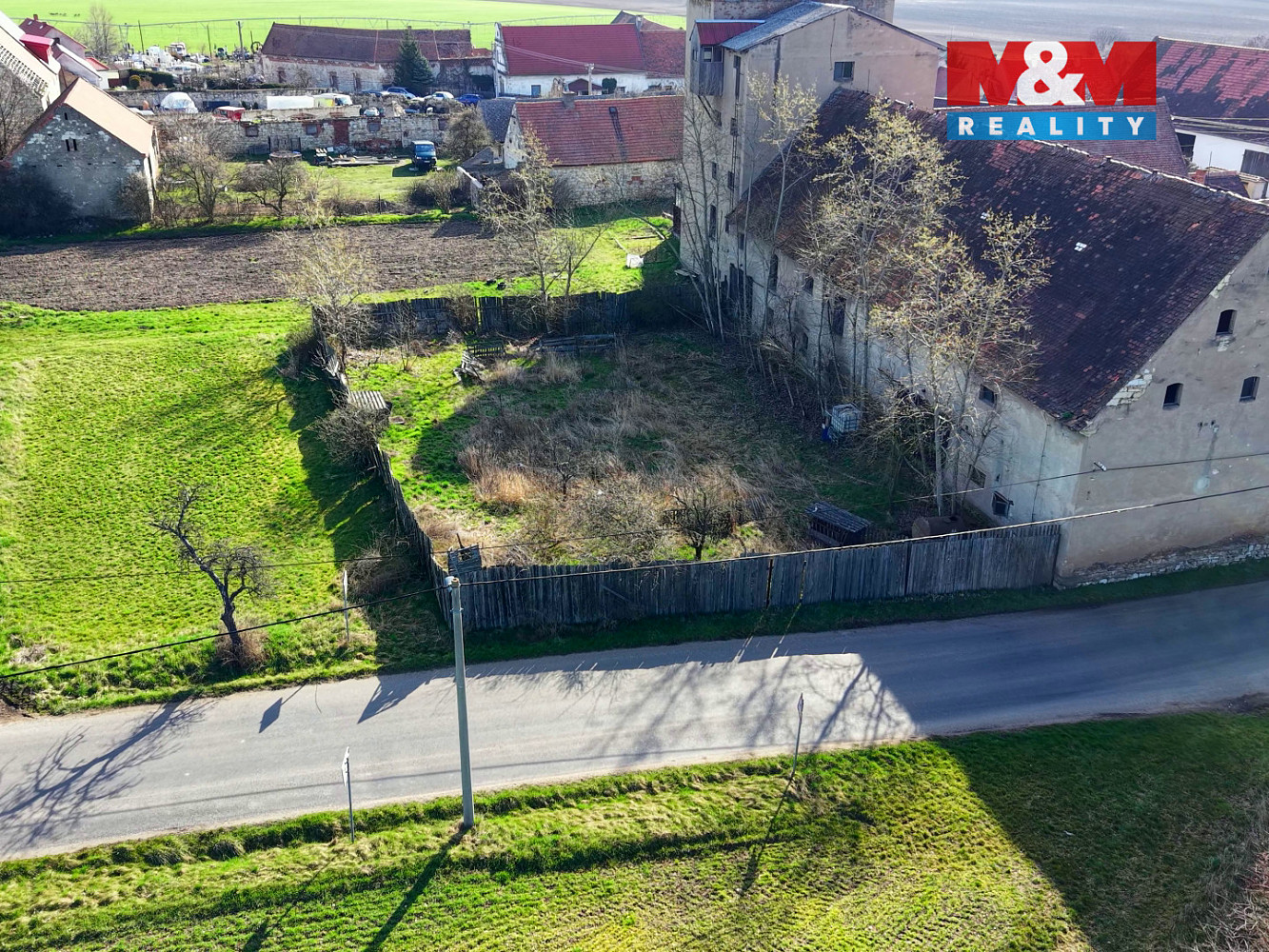 Prodej stavebního pozemku 755 m² – fotografie 3