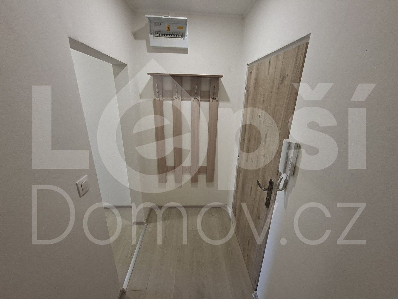 Pronájem bytu 2+1 56 m² – fotografie 3