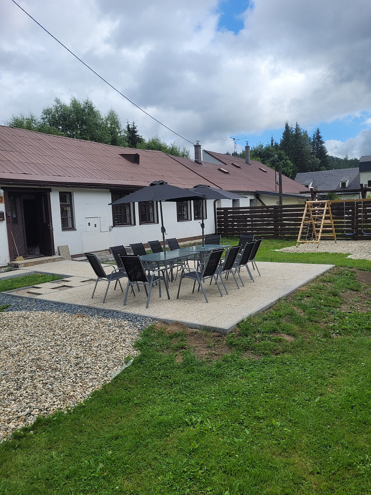Prodej chalupy 240 m² s pozemkem 1 398 m²