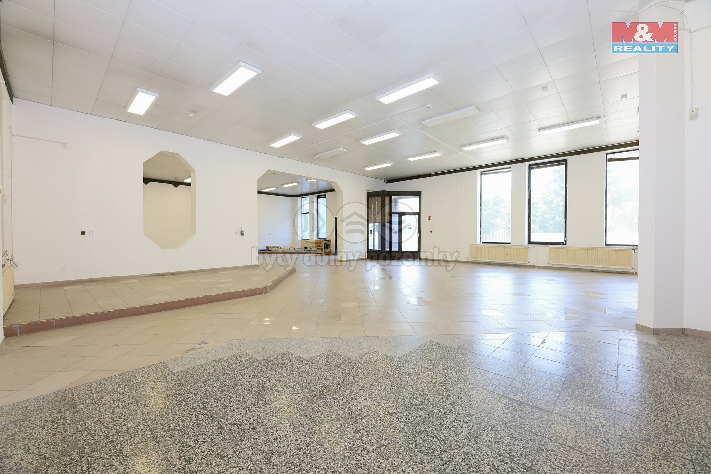 Pronájem obchodních prostor 607 m² — photo 3