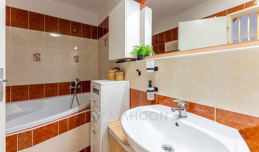 Prodej domu 130 m² s pozemkem 145 m², Nupaky – náhled fotky 19