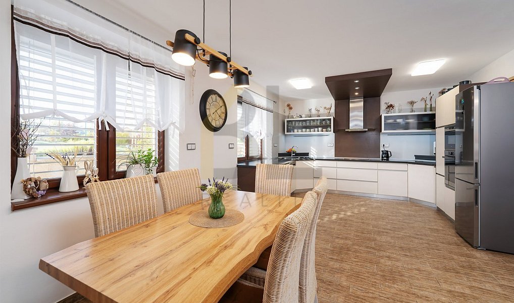 Prodej domu 123 m² s pozemkem 2 813 m², Kašnice – náhled fotky 2
