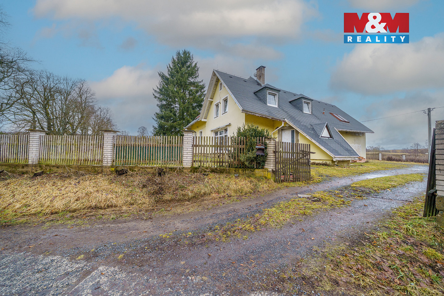 10 rooms, 357.0 m² in As_Cz