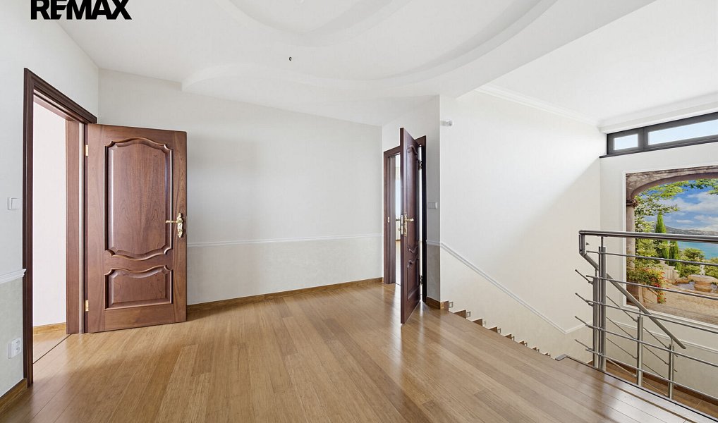 Prodej domu 363 m² s pozemkem 1 608 m², Jesenice – náhled fotky 23