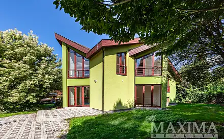 Prodej domu 232 m² s pozemkem 931 m², Na Kopečku, Klecany, okres Praha-východ