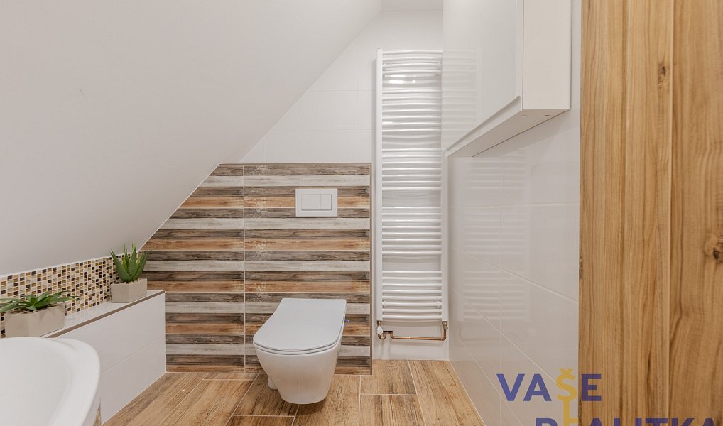 Prodej domu 200 m² s pozemkem 525 m², Jeseník nad Odrou – náhled fotky 15