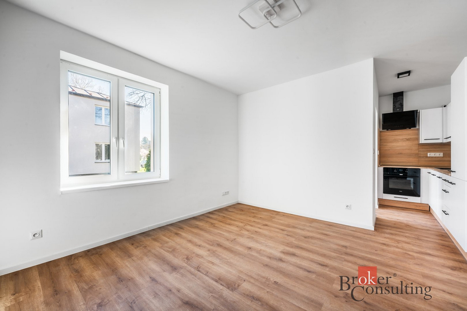 Pronájem bytu 2+kk 38 m² – fotografie 5