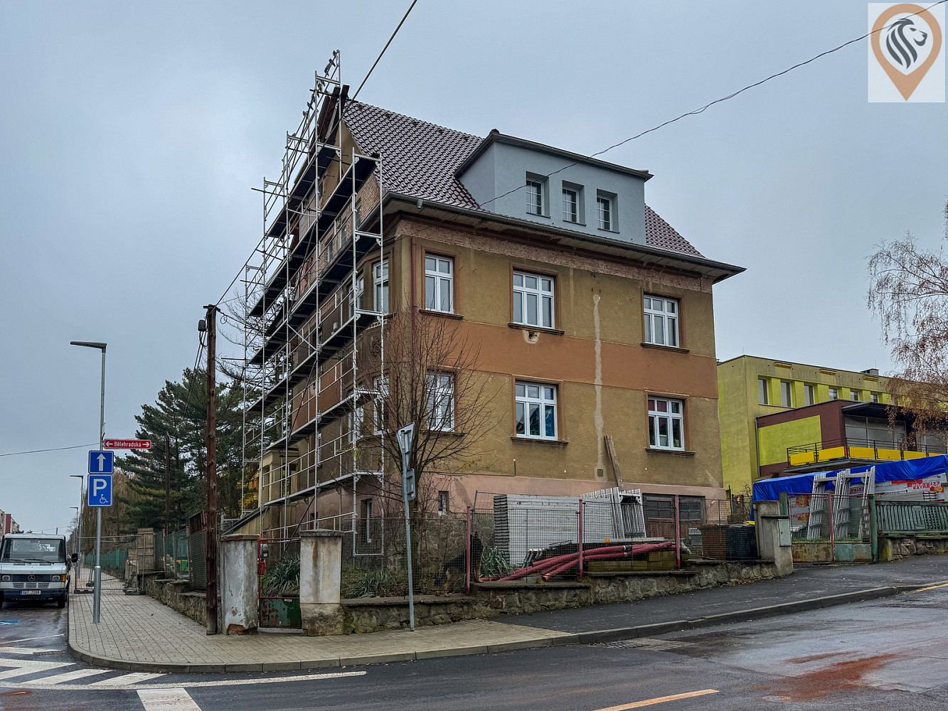 Prodej domu 300 m² s pozemkem 304 m² – fotografie 2