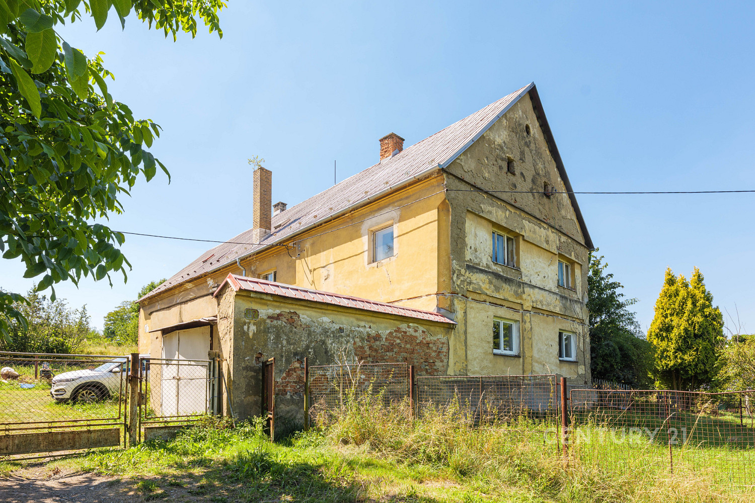 Prodej domu 196 m² s pozemkem 3 955 m²