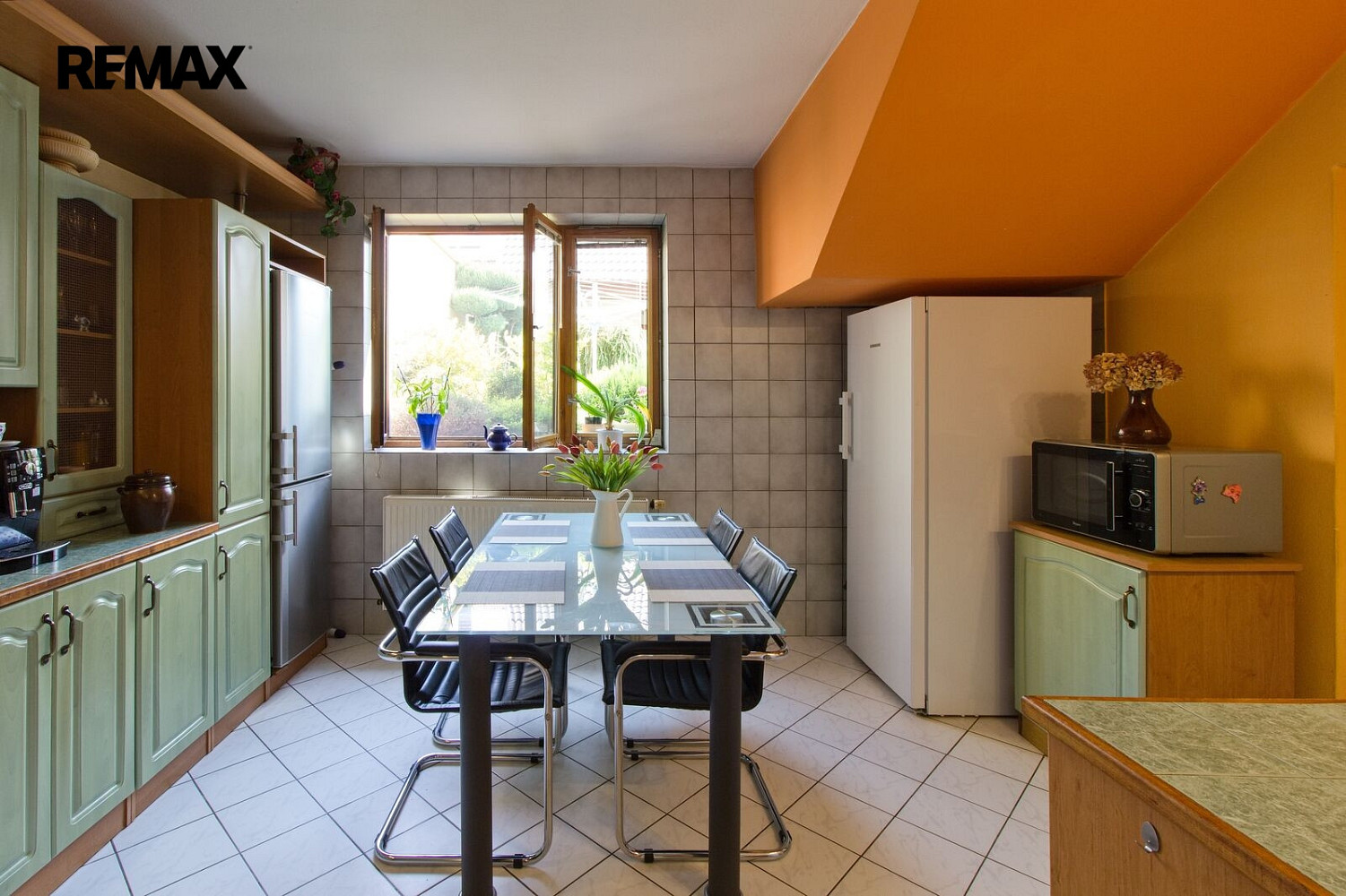 Prodej domu 210 m² s pozemkem 402 m² – fotografie 5
